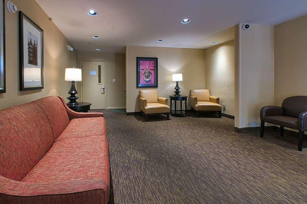 Suburban Studios Louisville East Interior foto
