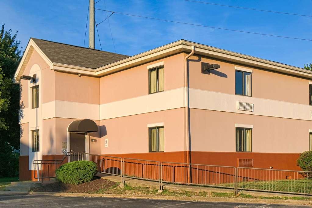 Suburban Studios Louisville East Exterior foto