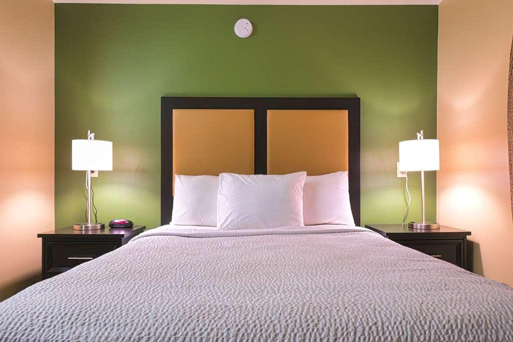 Suburban Studios Louisville East Quarto foto