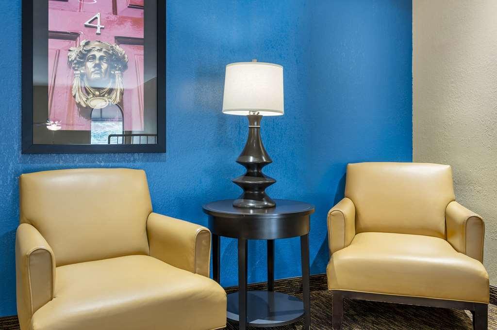 Suburban Studios Louisville East Interior foto