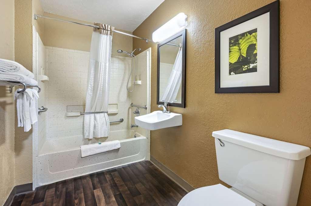 Suburban Studios Louisville East Quarto foto