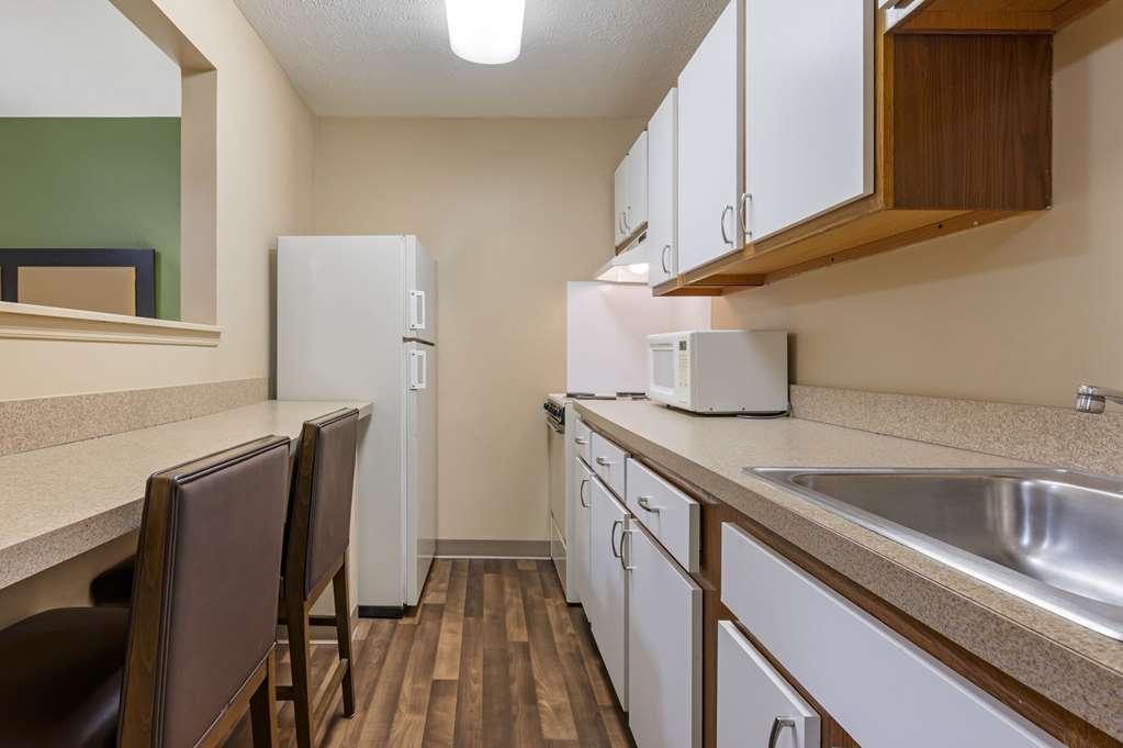 Suburban Studios Louisville East Quarto foto